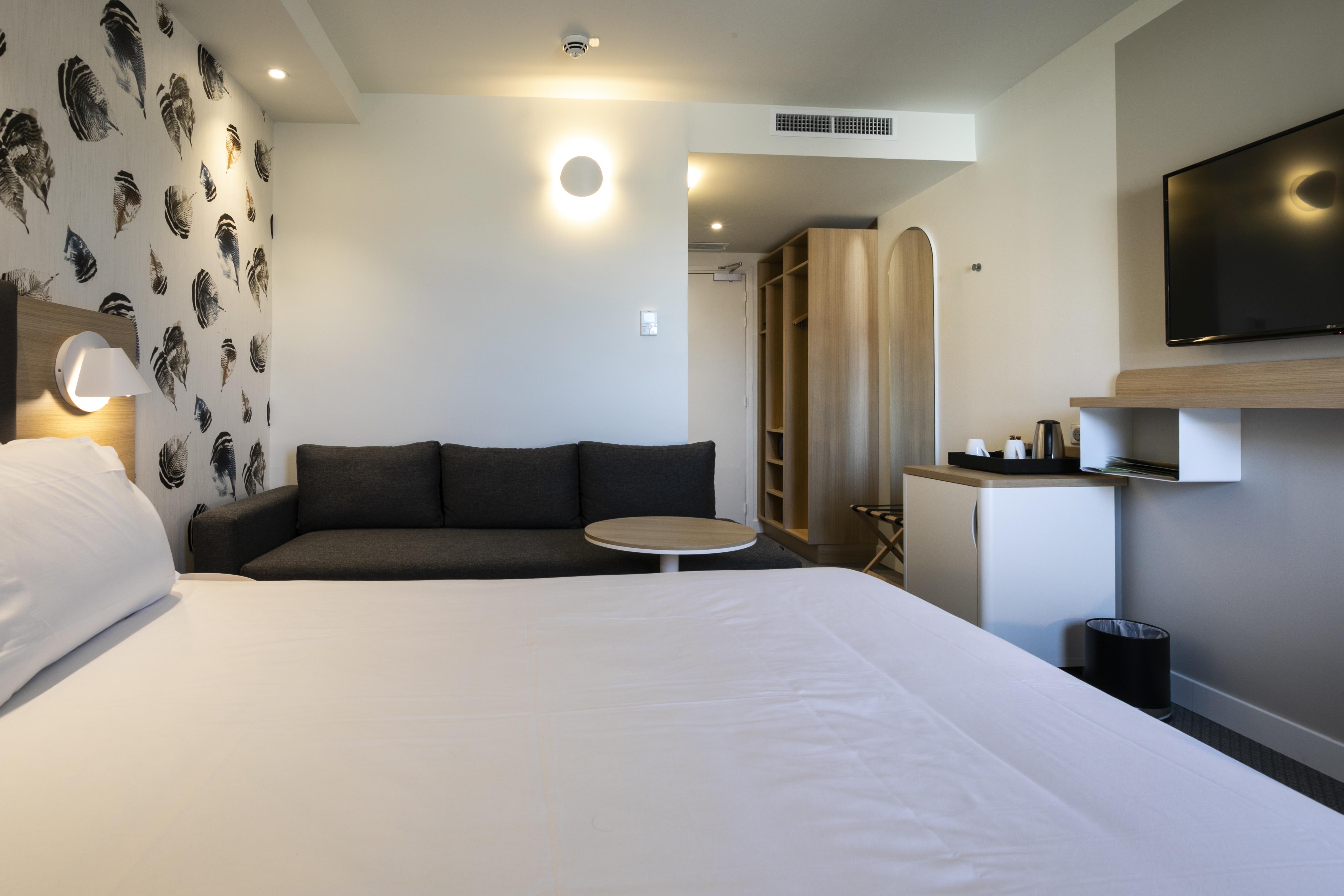 Holiday Inn Perpignan, An Ihg Hotel Экстерьер фото