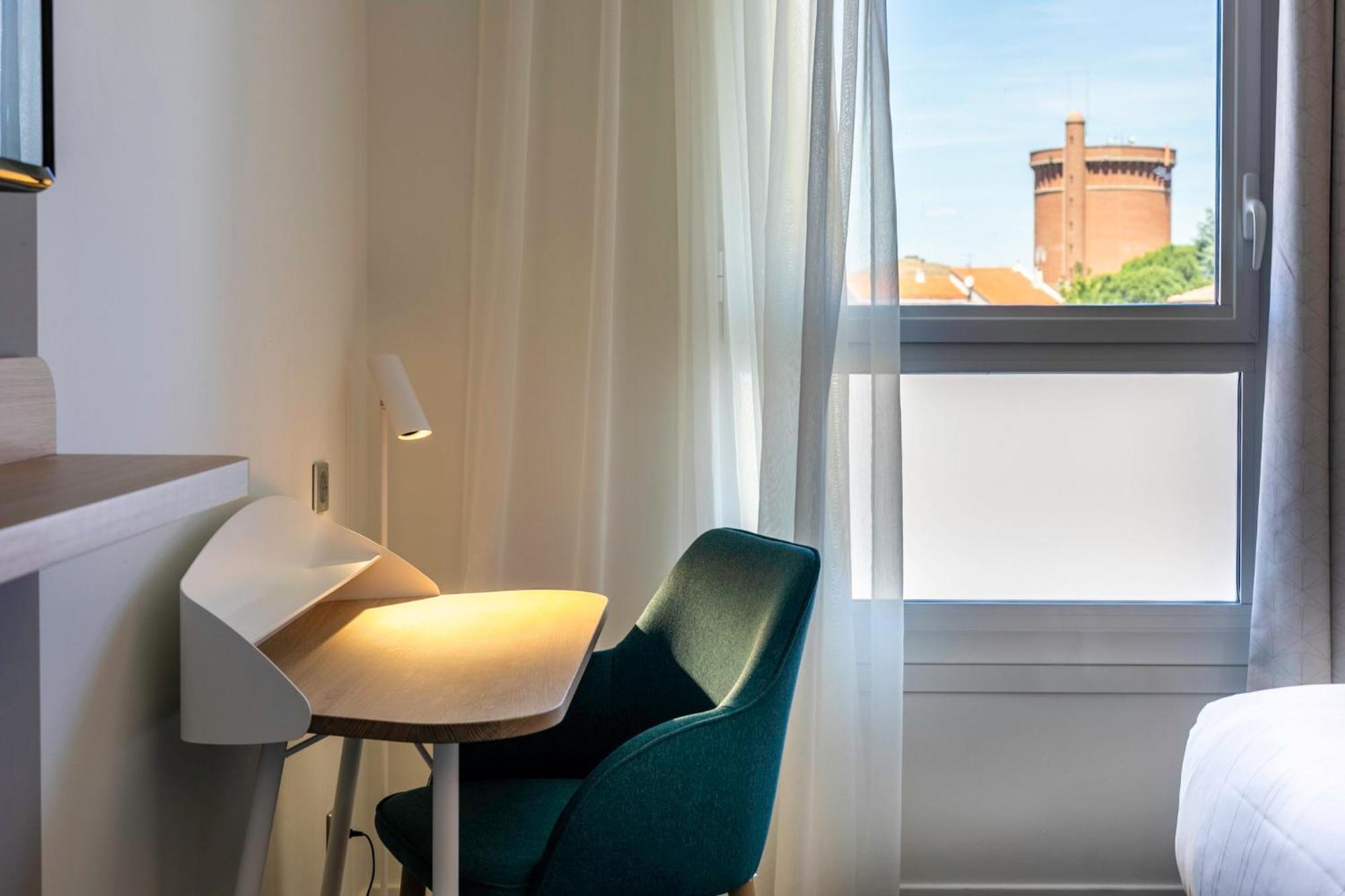Holiday Inn Perpignan, An Ihg Hotel Экстерьер фото