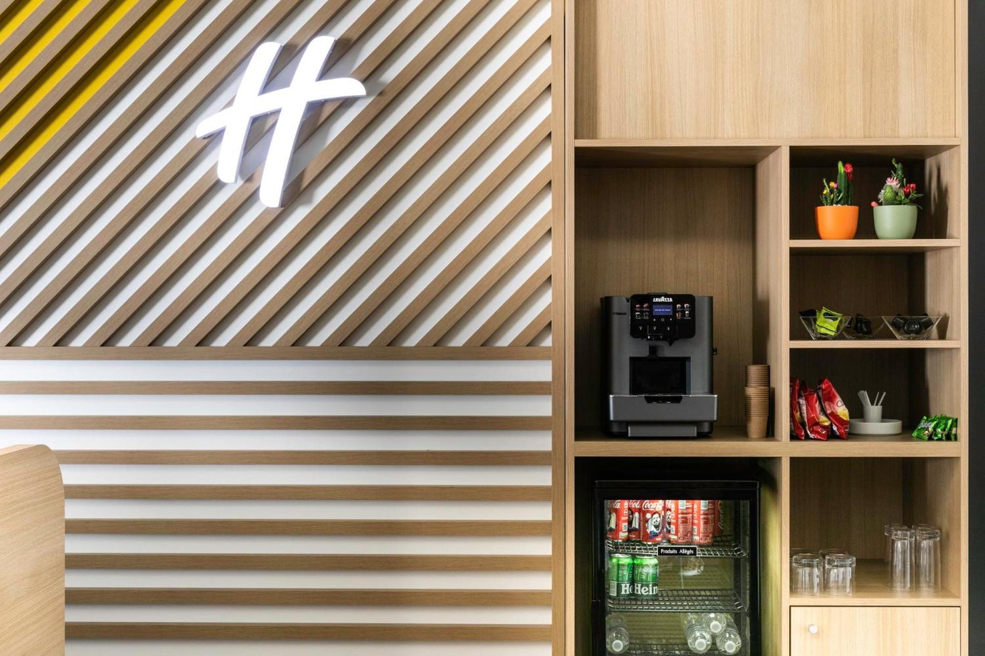 Holiday Inn Perpignan, An Ihg Hotel Экстерьер фото