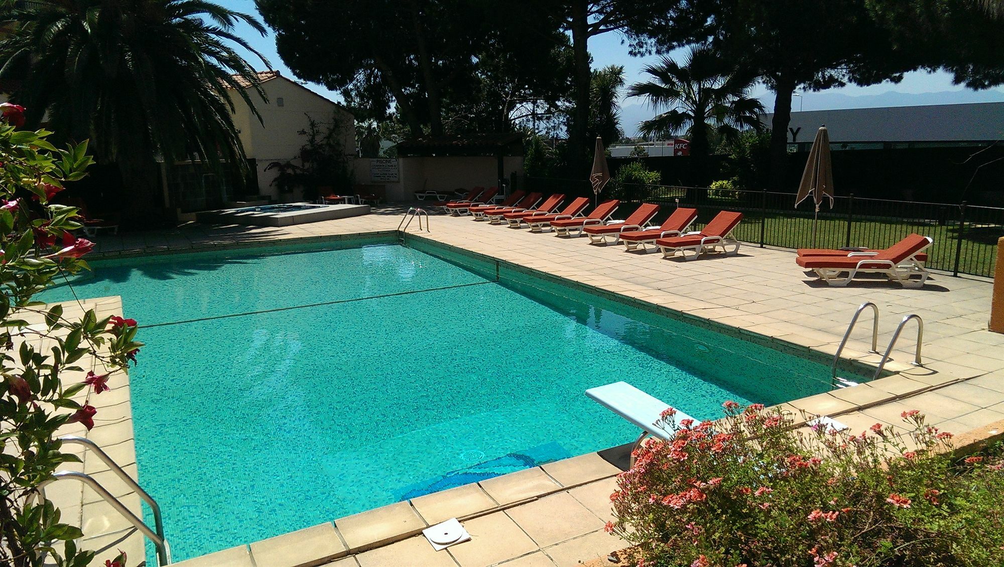 Holiday Inn Perpignan, An Ihg Hotel Экстерьер фото